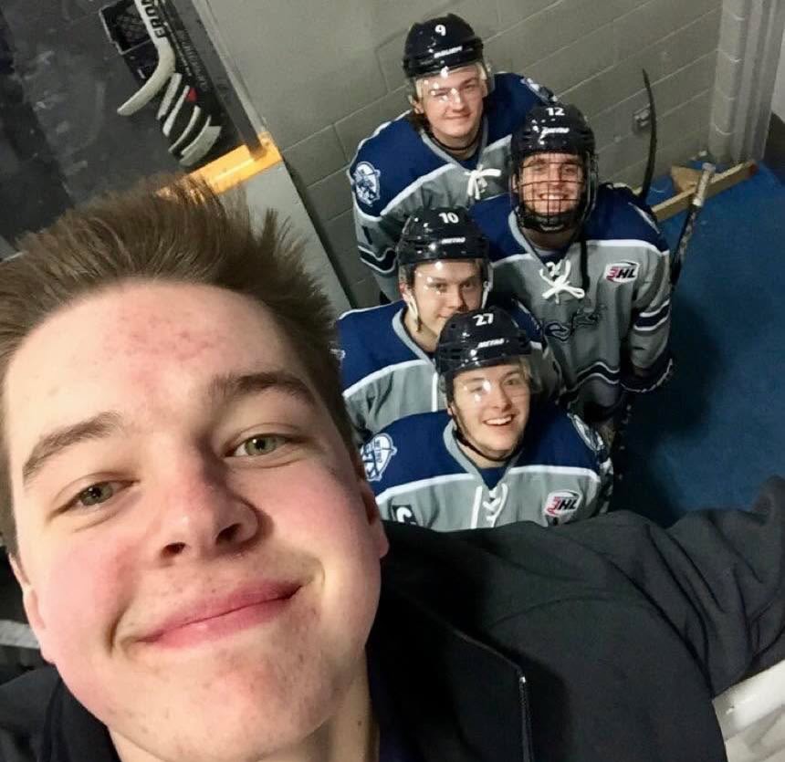 Evan Newel sneaks in a selfie with fellow #MetroJets players Graham Day, Jake Gleason, Spencer Graham and Griffin Sawyer prior to a game in February 2017. 

#FlashbackFriday #PlayLikeBray