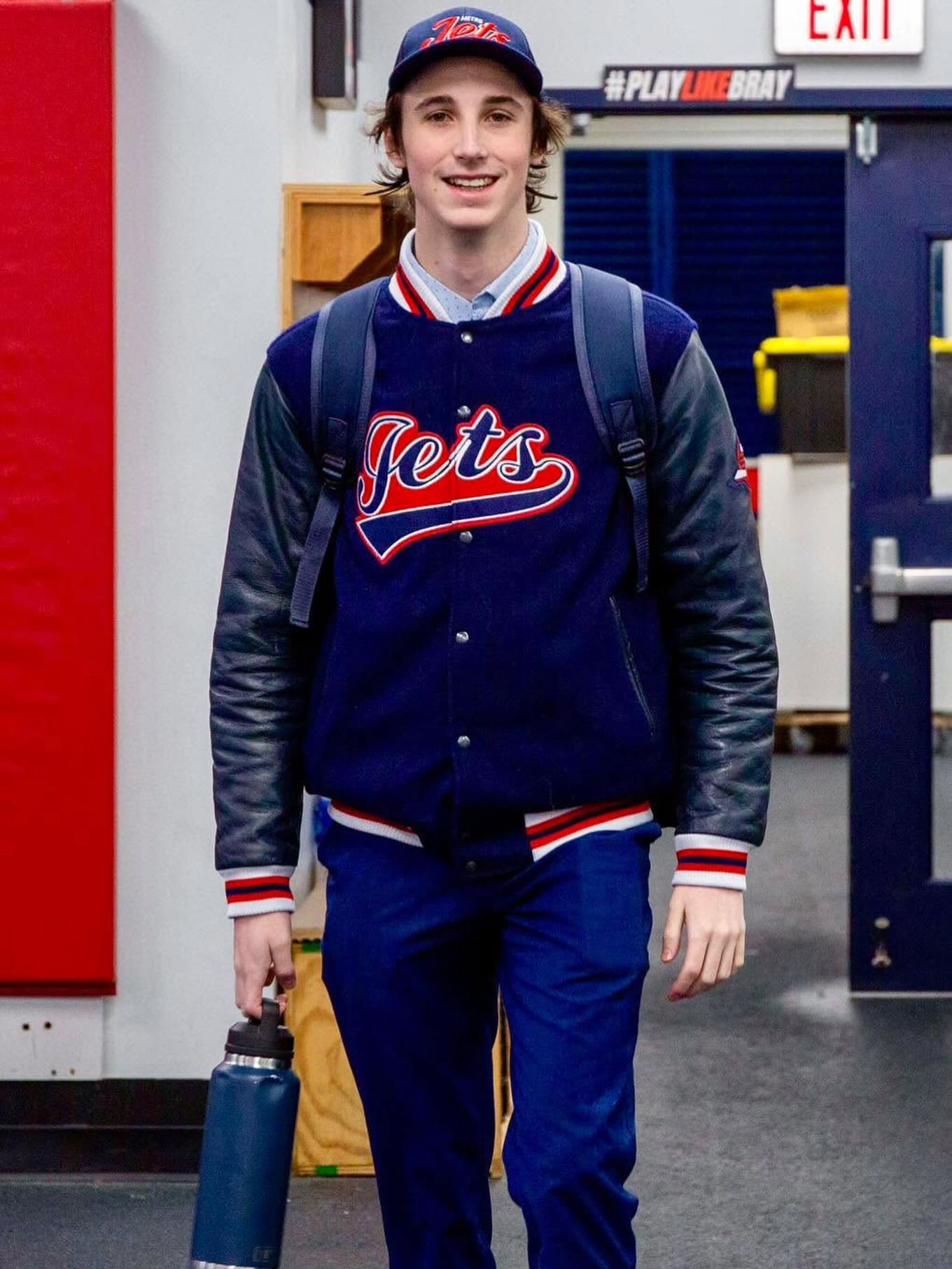 #MetroJets goalie Shawn Bromley heads to the locker room at Mount Clemens Ice Arena to get ready for a late-season game in 2024-25.

#PlayerEntranceThursday  #PlayLikeBray