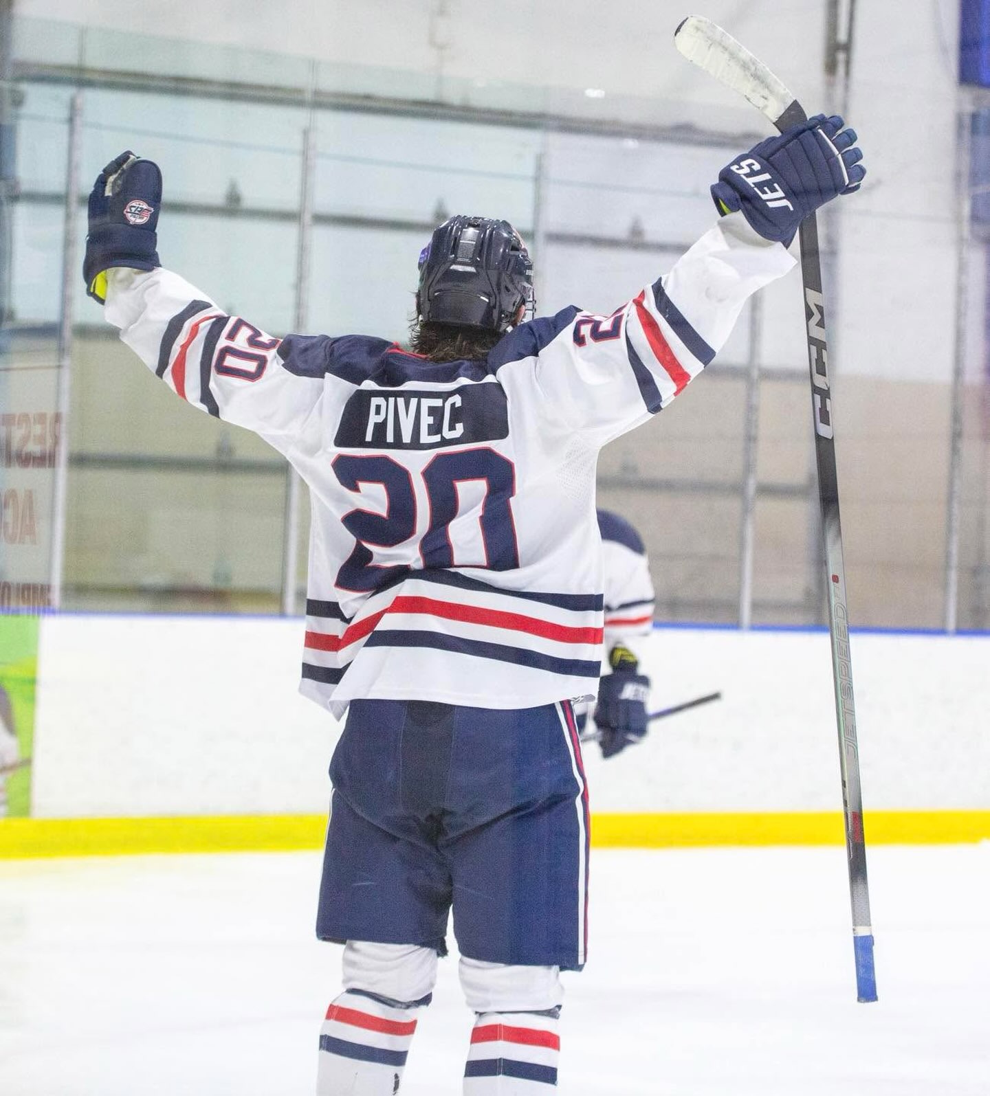 Luka Pivec celebrates a goal during the #MetroJets’ 8-5 win over the Red River Spartans to open #USPHLPlayoffs action on March 6, 2026, at Mount Clemens Ice Arena.
#CellySunday #PlayLikeBray