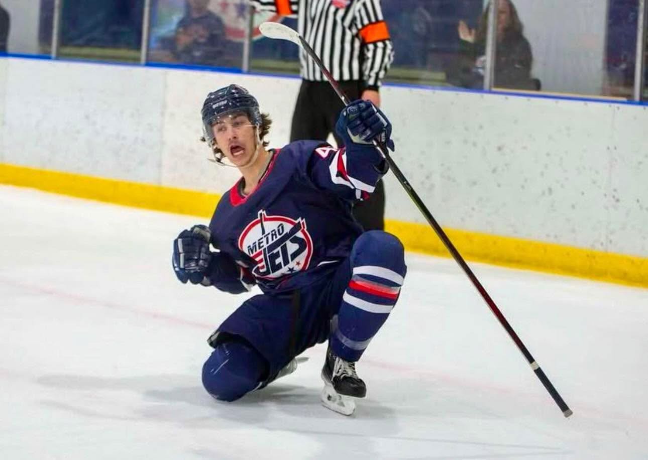 #MetroJets forward Harry Dembowski has the goal-scoring pose down after finding the back of the net during the 2024-25 season!
#CellySunday #PlayLikeBray