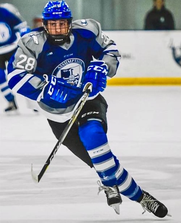 Josef Mehall played for the #MetroJets during the 2018-19 season, averaging a point per game with 19 goals and 24 assists for 43 points in 43 games.
The native of Berkley, Mich., then played at NCAA Division III Assumption University.
Nowadays, Mehall works as a wealth advisor for 1.oak Financial in the Nashville area.
#MetroMovingOnMonday #CollegeReady #OnceAJetAlwaysAJet ✈️ #PlayLikeBray