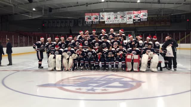 Attempting to get situated during #MetroJets Picture Day on December 4, 2017, was no easy task with this bunch.

#FlashbackFriday #PlayLikeBray