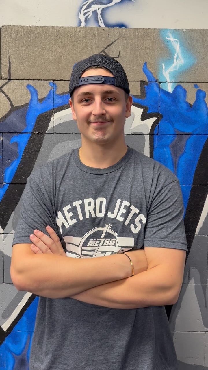 #20 Luka Pivec from Slovenia shares what he’s looking forward to most in the upcoming games! 🇸🇮🏒

#metrojets #juniorhockey #playerdevelopment #playlikebray