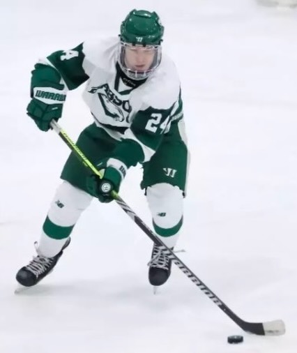 Defenseman Kyle Gierman spent the 2017-18 season with the #MetroJets, helping the team to the 2018 #MV3 national championship, recording 11 goals and 37 points in 42 games.
The Shelby Township, Mich., native then played two years in the NAHL for the Northeast Generals and then four seasons at NCAA Division III Lawrence (2020-24) and a grad year at NCAA D-III Babson in 2024-25.
Overall, Gierman tallied eight goals and 54 assists for 62 points in 106 NCAA games.
#MetroMovingOnMonday #OnceAJetAlwaysAJet ✈️ #PlayLikeBray