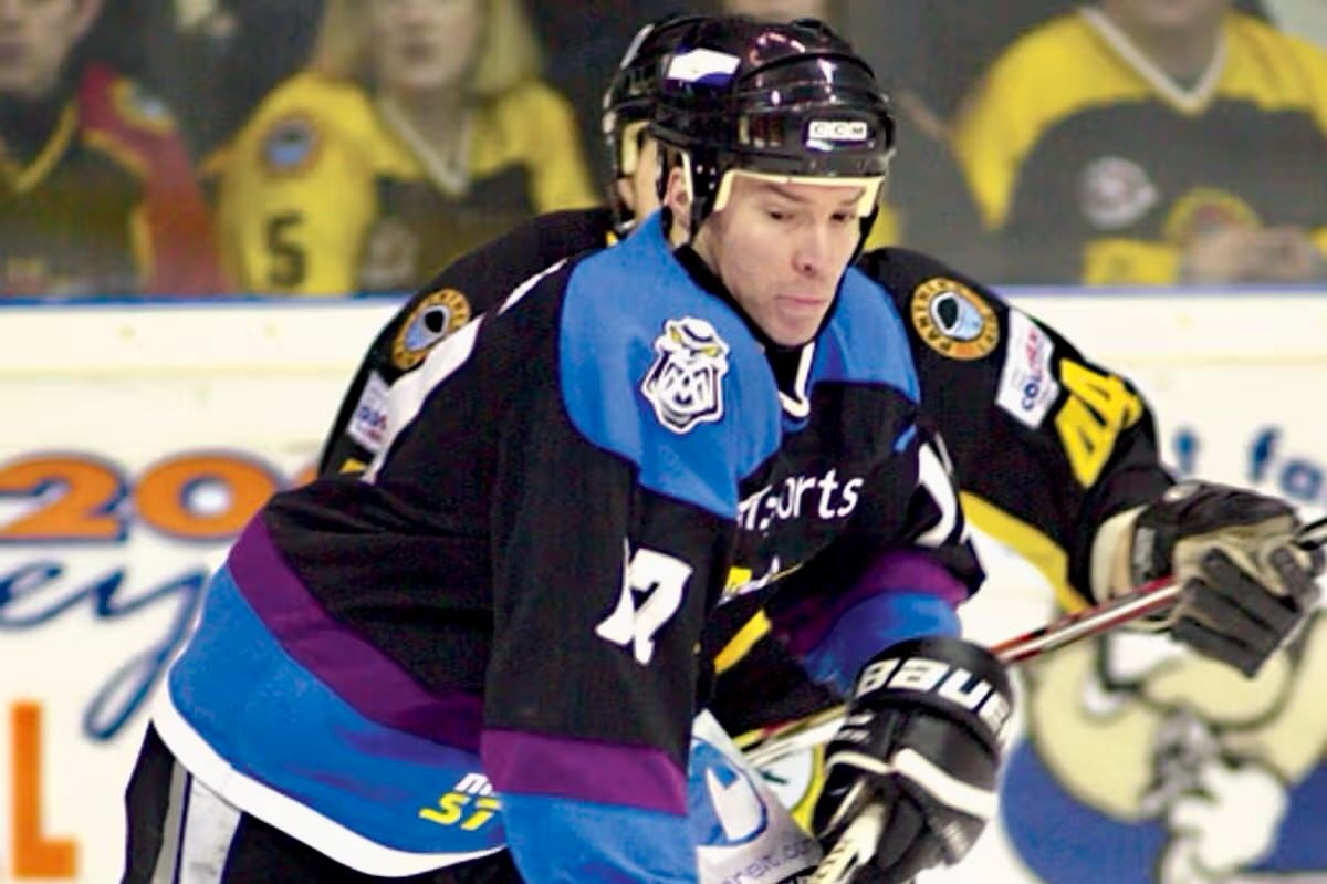 Dwight Parrish played for the #MetroJets during the early years of the franchise, some 35 years ago.

After a stint in the NAHL with the Lakeland Jets, the Southfield, Mich., native played four years at NCAA Division I Ferris State, compiling four goals and 35 points in 139 games, graduating in 1996 after serving as captain his senior year.

Parrish then played pro hockey in the AHL, IHL and ECHL before heading to the United Kingdom in 2000, retiring in 2009.

His last two years in the United Kingdom, Parrish served as a player-coach for the Bracknell Bees and Manchester Phoenix.

One of the very first Jets success stories, Parrish left his mark on the organization that is still talked about today.

#MetroMovingOnMonday #OnceAJetAlwaysAJet ✈️ #PlayLikeBray