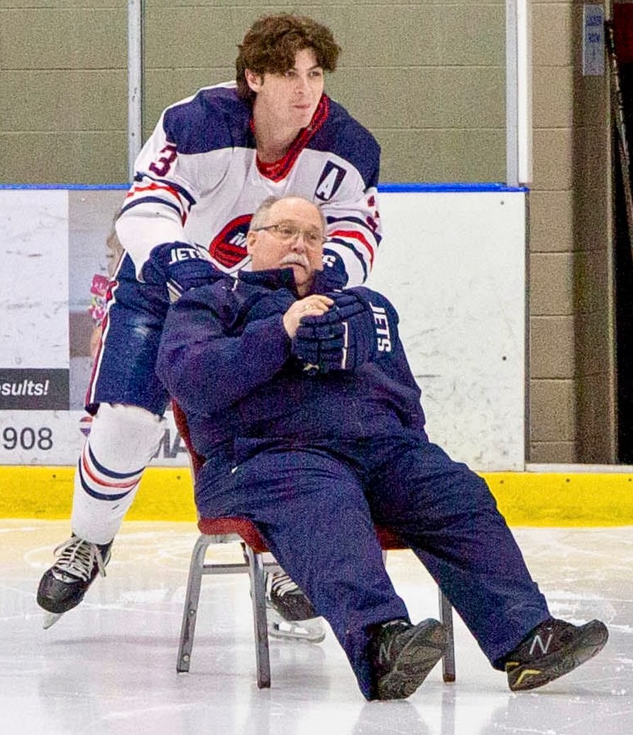 AJ Zaccagni gets goaltending coach Randy Wilson into position during #MetroJets Team Picture Day this past February at Mount Clemens Ice Arena.
#TwoForTuesday #PlayLikeBray
