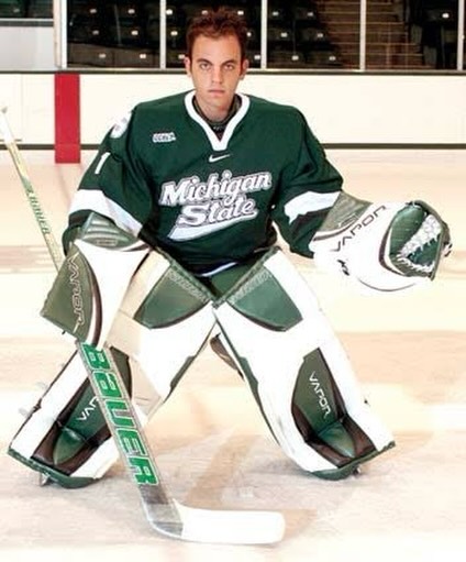Rod Tocco played between the pipes for the #MetroJets during the 2000-01 season.
The St. Clair Shores, Mich., native then spent time at NCAA Division I Michigan State and in the SPHL.
These days, Tocco is a broker owner with RV Tocco Realty and has also worked in golf course and turf management.
#MetroMovingOnMonday #CollegeReady #OnceAJetAlwaysAJet ✈️ #PlayLikeBray