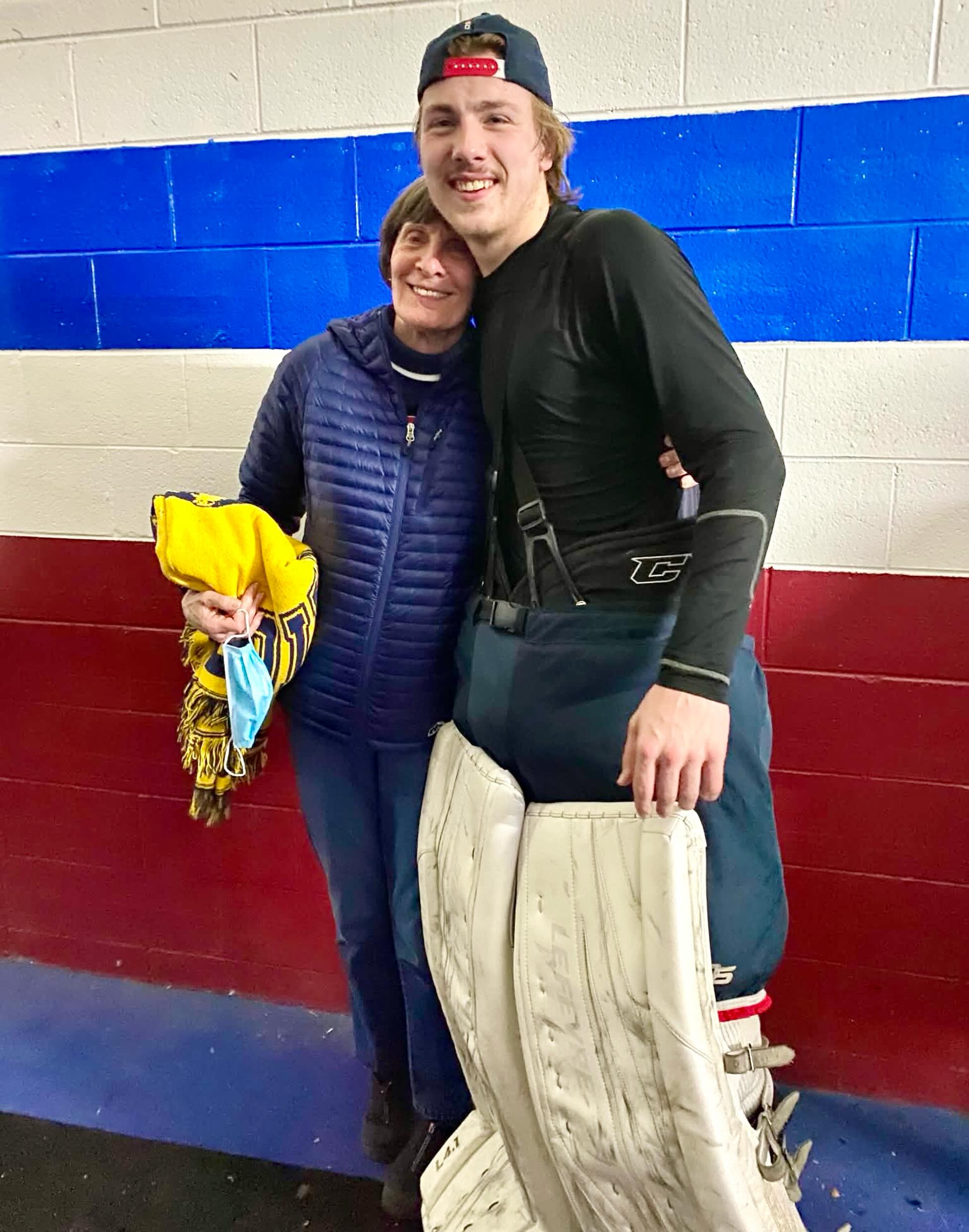 The #MetroJets have lost one of their biggest fans, Fran Foster, the aunt of former Jets goalie Danny Miscavish (2020-22).
Watching the boys play hockey made her life complete; she never missed a game.
We are sure by now she has found Braydin Lewis, her favorite offensive defenseman in Heaven. She always loved the defense because they protected Danny!
We are thinking of you all!
#OnceAJetAlwaysAJet ✈️ #PlayLikeBray