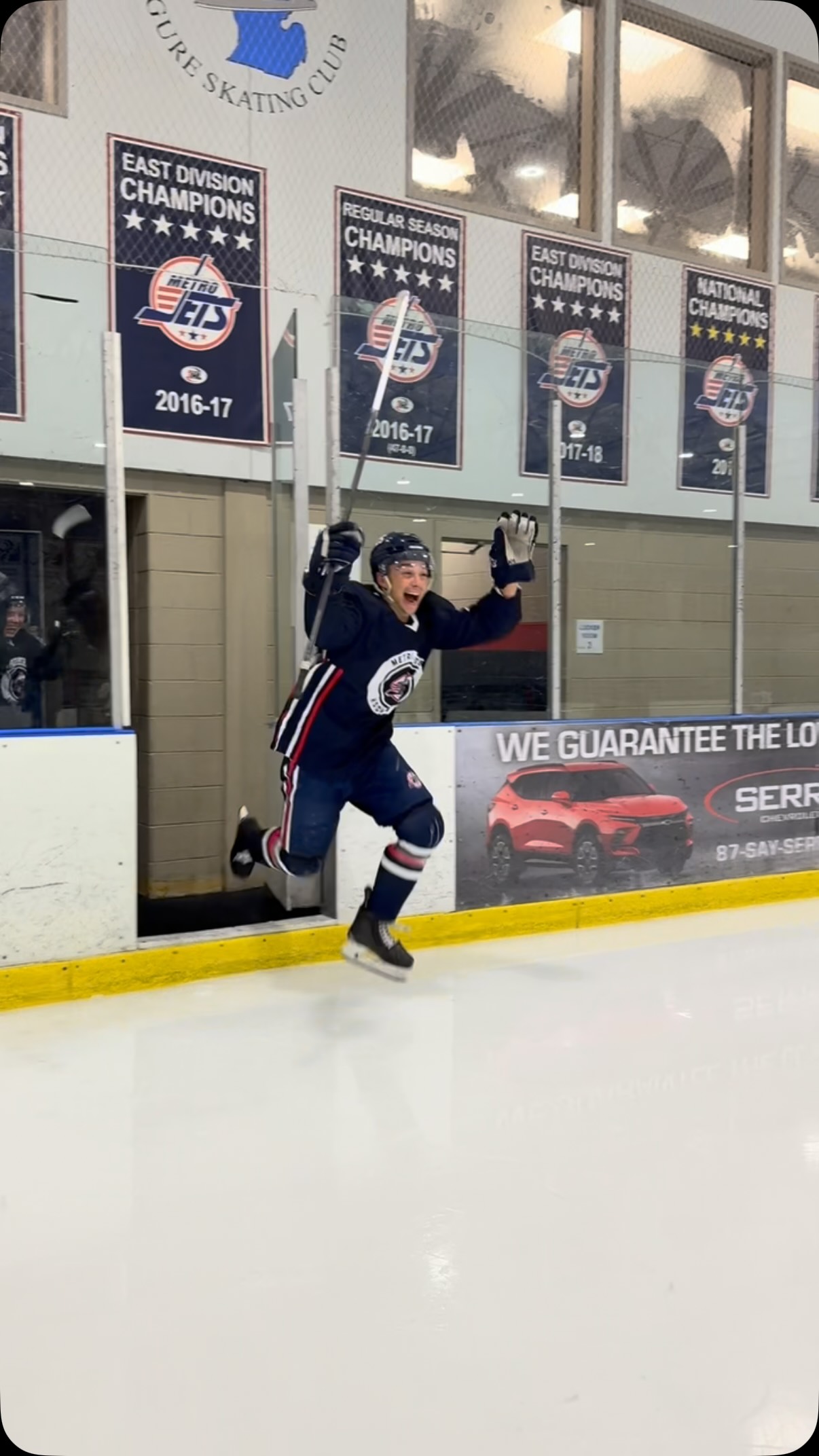 WE’RE SO BACK!🔥
#hockey #juniorhockey #metrojets #trainingcamp #playlikebray
