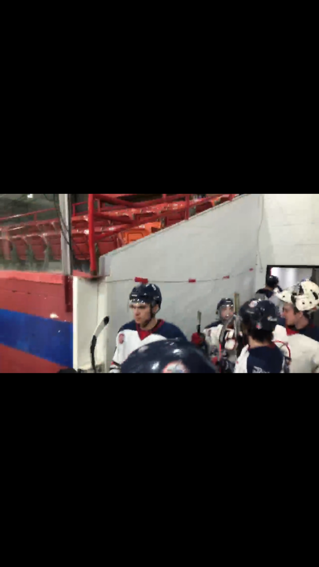 The #MetroJets get hyped for pregame warmup on December 7, 2019, prior to defeating the Lansing Wolves 6-2 on home ice.
#FlashbackFriday #PlayLikeBray