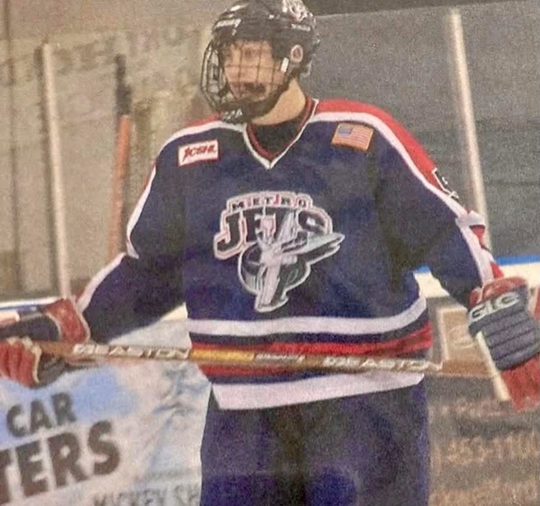Who knew that this former #MetroJets player, who skated with the team from 2003-05, would one day be part of the Pittsburgh Penguins’ Stanley Cup championship team in 2016?
Steven Oleksy, ladies and gentlemen!
#FlashbackFriday #PlayLikeBray