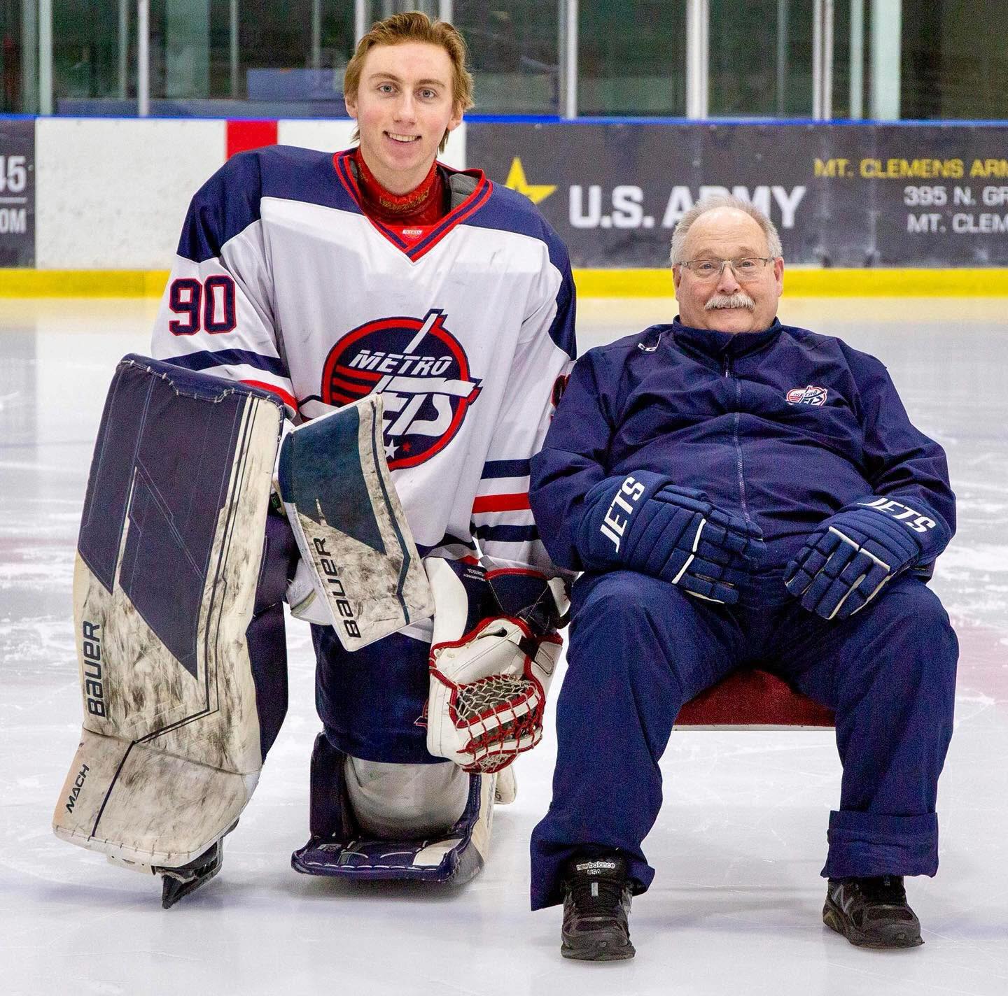 #MetroJets goaltender Evan Peacock and Jets goaltending coach Randy Wilson (FYI, Randy is the not-young one) grab a photo together during Jets Picture Day last month at Mount Clemens Ice Arena.
#TwoForTuesday #PlayLikeBray
