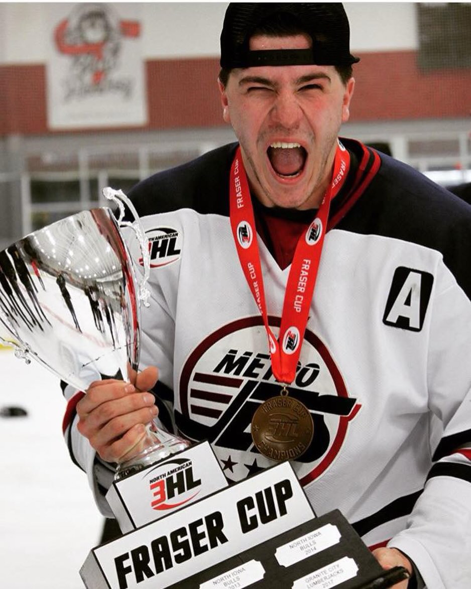 Trevor Momot lets the emotions fly after the #MetroJets win the 2018 #MV3 national championship! 

#CellySunday #PlayLikeBray