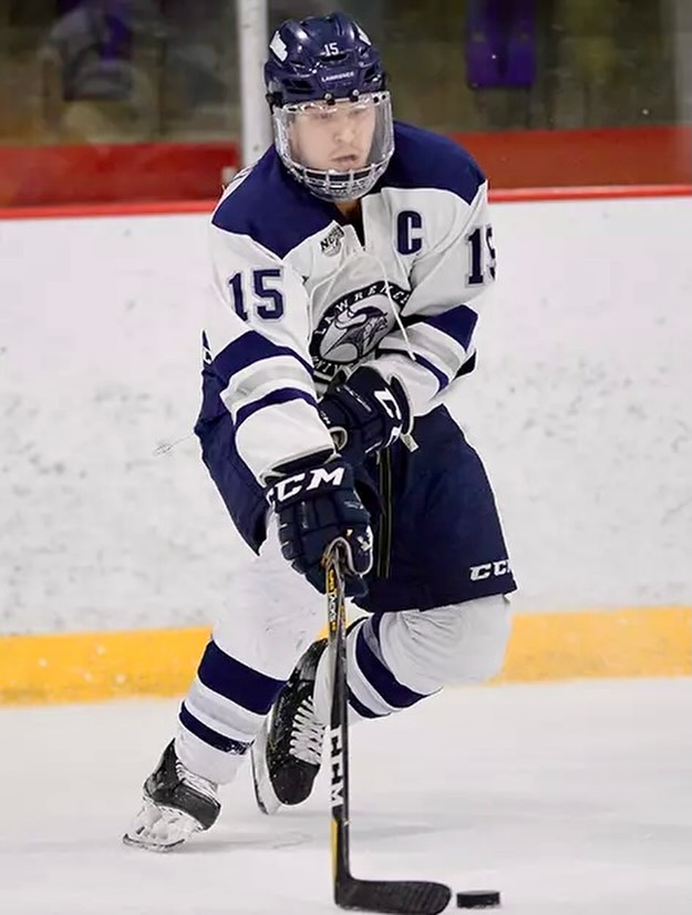 Jake Drinkard skated for the #MetroJets from 2014-16, putting up 31 goals and 43 assists for 74 points in 68 regular-season games, adding another 15 points in 17 playoff games.

The Lapeer, Mich., native then played four seasons at NCAA Division III Lawrence University from 2016-20, recording 26 goals and 26 assists for 52 points in 89 games, serving as team captain in 2019-20.

Drinkard saw his first professional action at the end of the 2019-20 season with the SPHL’s Birmingham Bulls. 

#MetroMovingOnMonday #OnceAJetAlwaysAJet ✈️ #PlayLikeBray