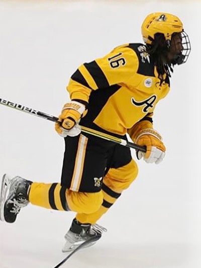 Reggie Millette played for the #MetroJets during the 2017-18 #MV3 national championship season.
In nine games with the Jets, the Jacksonville, Fla., native recorded two goals and two assists for four points, adding two goals and four assists for six points in nine postseason games.
Millette also spent time in the NAHL and USHL before playing at NCAA Division I American International College and since 2023-24, pro hockey in the ECHL, SPHL and FPHL.
#MetroMovingOnMonday #CollegeReady #OnceAJetAlwaysAJet ✈️ PlayLikeBray