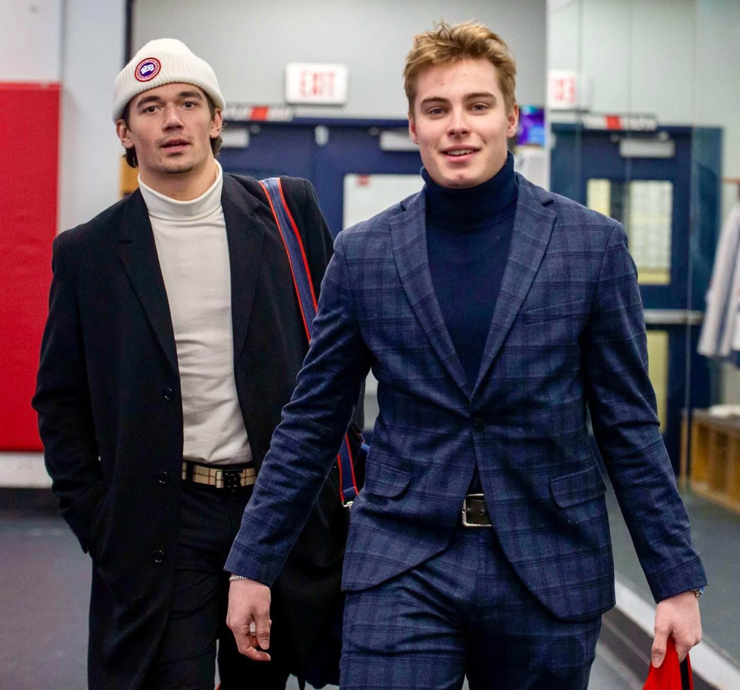 #MetroJets players Tyler Bautko and Ugo Lollier flash their game day fits before a 2023-24 game at Mount Clemens Ice Arena.
#PlayerEntranceThursday #PlayLikeBray