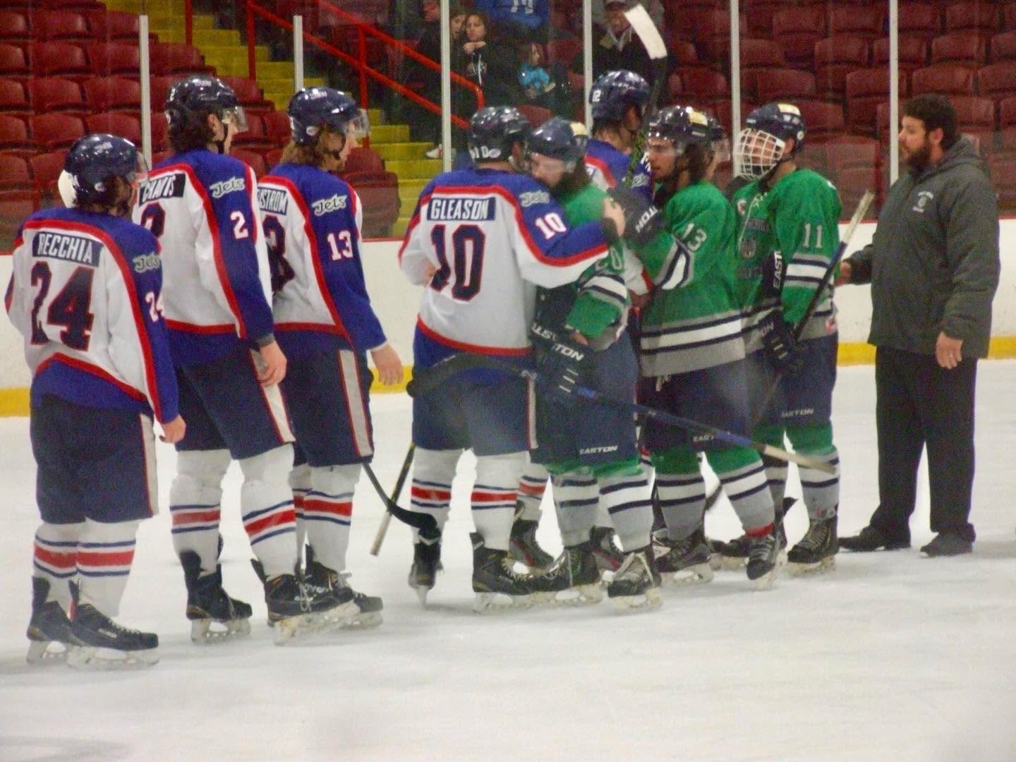After winning the division playoff title to advance to nationals, #MetroJets players shake hands with players from the West Michigan Wolves on home ice on March 25, 2016.
#FlashbackFriday #PlayLikeBray